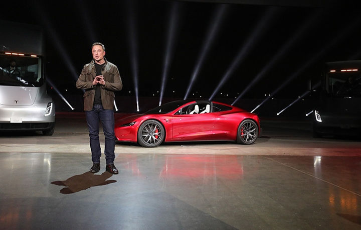 Илон Маск решил увеличить свою долю в Tesla