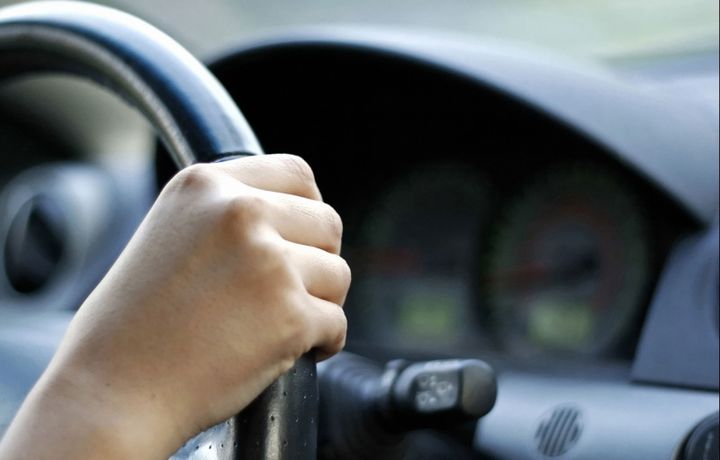 Ўқувчиларнинг қўлига автомашина калитини берманг!