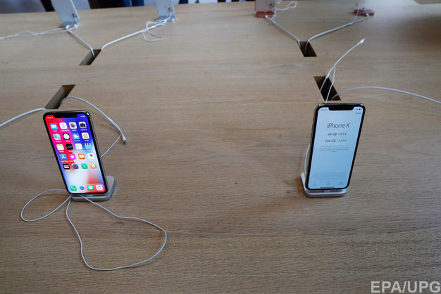 «Apple» компанияси «iPhone»ларни полициячилардан ҳимоя қилишга ваъда берди