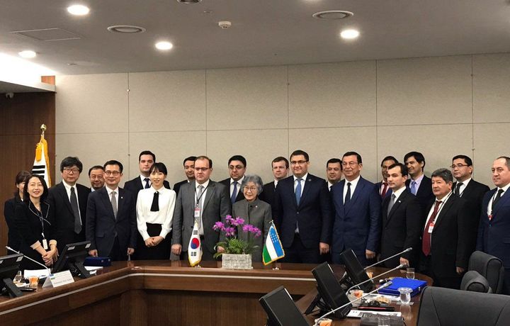 Адлия вазири Корея коррупцияга қарши кураш ва фуқаролик ҳуқуқлари бўйича комиссия раиси билан учрашди