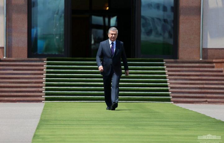 Шавкат Мирзиёев Қирғизистонга жўнаб кетди